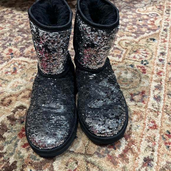 UGG boots - Picture 3 of 5